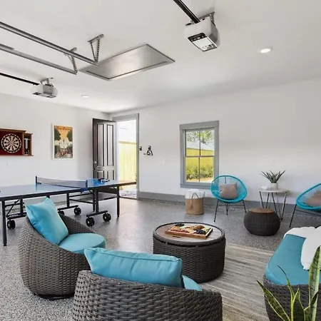 Deluxe Modern Heated Pool & Game New Orleans