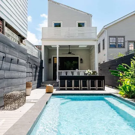 Holiday home New Private With Pool And Near Fq *