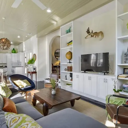 Contemporary Designer Near French Quarter