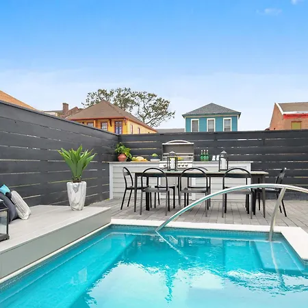 Holiday home 2 Unit Combo 12br Near French Quarter *