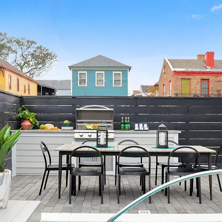 Holiday home 2 Unit Combo 12br Near French Quarter *