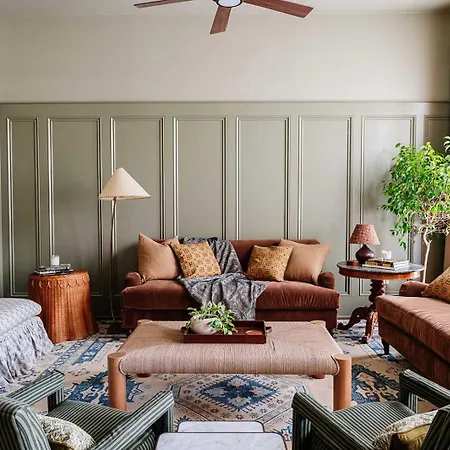 Luxury French Quarter & Heated Pool Holiday home