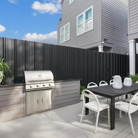 Chic Marigny With Heated Pool Holiday home New Orleans