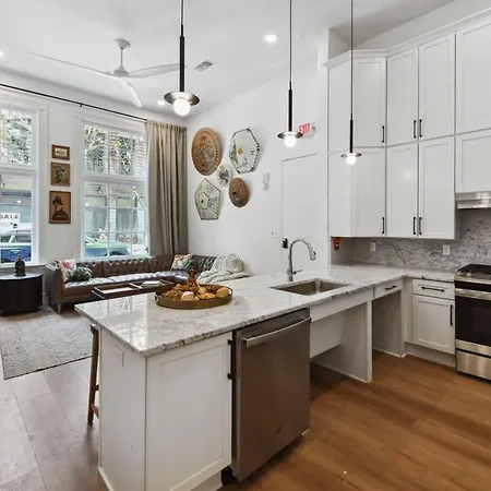 Spacious Cbd Near French Quarter