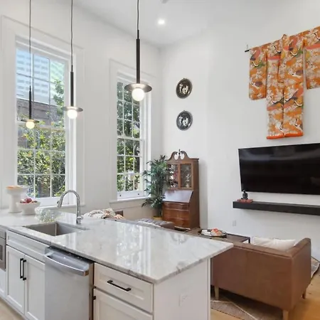 Two Luxe Cbd Near French Quarter Hotel *
