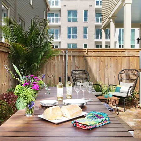 Luxe With Back Patio Near Frenchmen Holiday home New Orleans