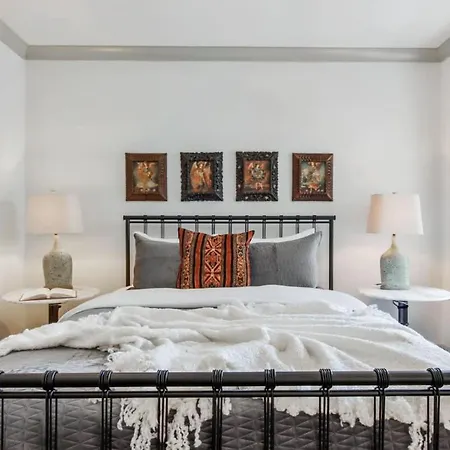 Holiday home Historic Cbd Townhomes With Courtyard New Orleans