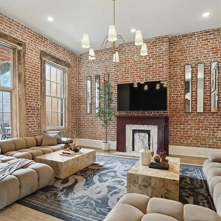10 Bed & 10 Bath Luxury Cbd - Private Pool Holiday home New Orleans