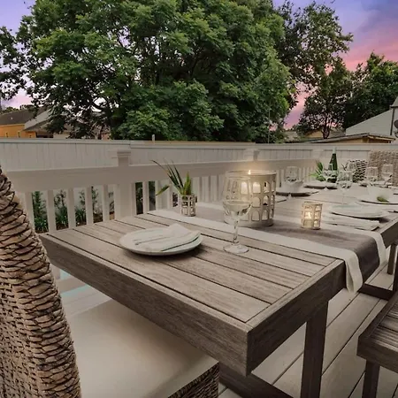 Holiday home Retreat Near Frenchmen Heated Private Pool *