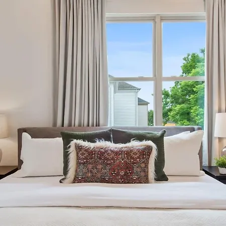 Retreat Near Frenchmen Heated Private Pool *