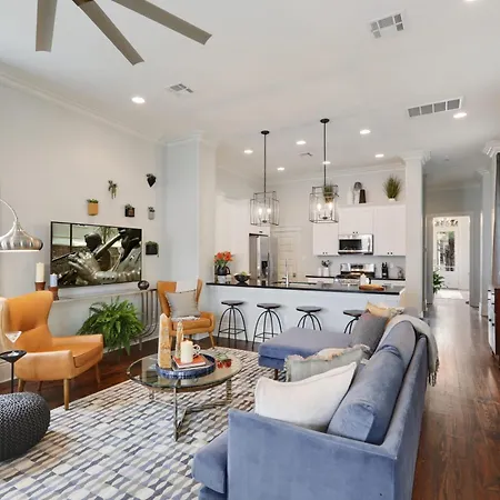 Holiday home Sunny Midcentury Luxury Near French Quarter