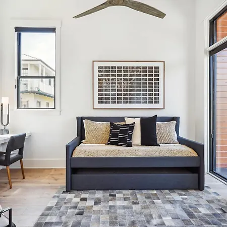 Bywater Retreat With Heated Pool And Roof Deck Holiday home New Orleans
