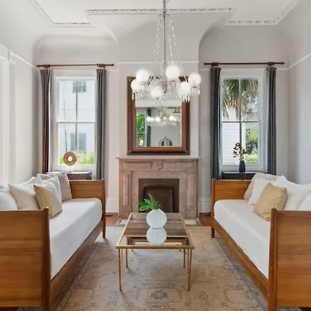 Bed & Breakfast Opulent Expansive Unit Heated Pool And 4*