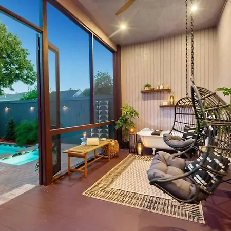 5 Bedroom Designer On Magazine Pool & New Orleans