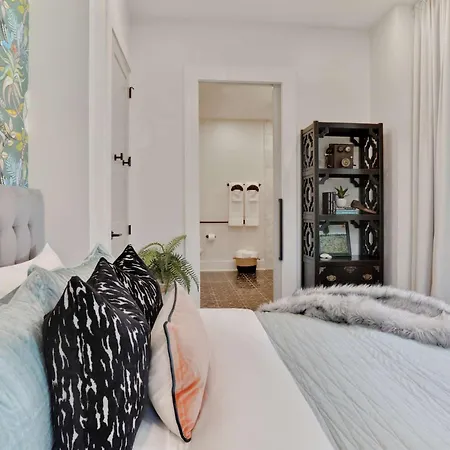 Holiday home 2 Unit Combo 12br Near French Quarter