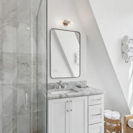 Hotel Trendy Cbd Near French Quarter