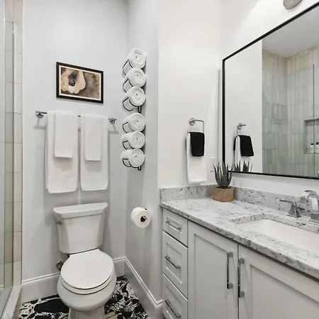 Spacious Cbd Near French Quarter * New Orleans