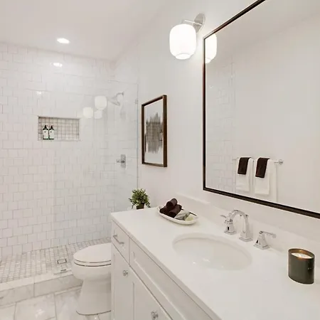 Sleek Historic Southern 5 Min To Fq Hotel