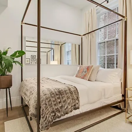 Sleek Historic Southern 5 Min To Fq Hotel