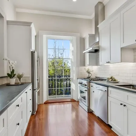 Historic Cbd Townhomes With Courtyard Holiday home