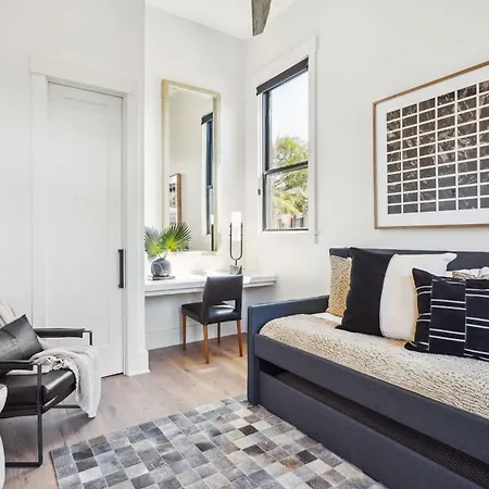 Bywater Retreat With Heated Pool And Roof Deck New Orleans