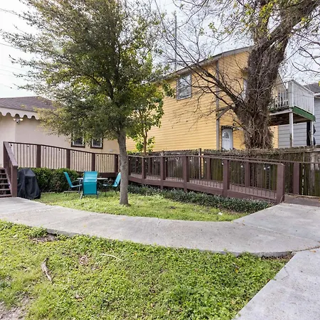 Holiday home Modern Nola House With Yard Your Mardi Gras Base New Orleans