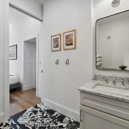 Stylish Cbd Walk To French Quarter Hotel *