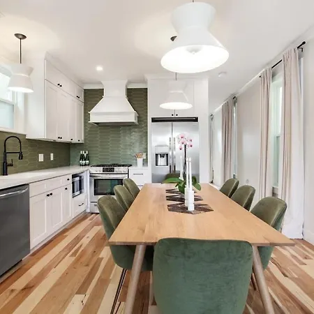 Holiday home Spacious Mid-century Oasis With Heated Pool New Orleans
