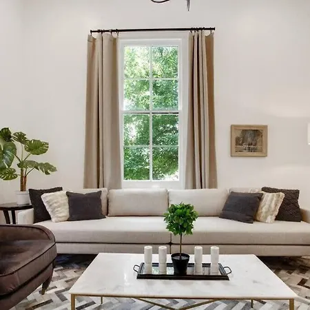 Historic Luxury Retreat Holiday home