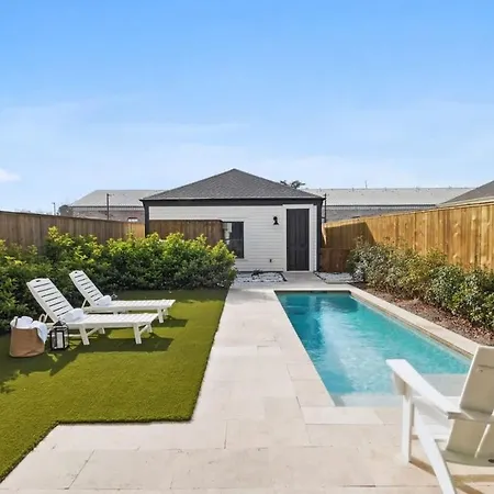 Deluxe Modern Heated Pool & Game Holiday home New Orleans