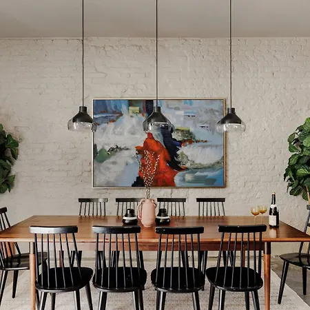 Luxury Historic Neat To Downtown Holiday home