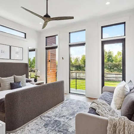 Bywater Retreat With Heated Pool And Roof Deck