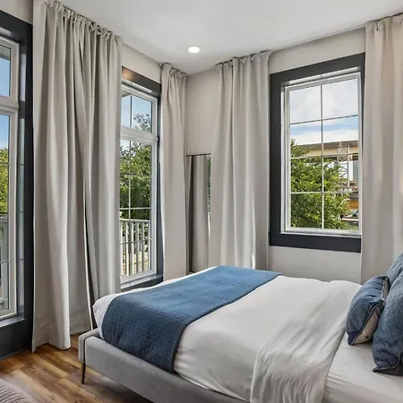 7br & Pool Access Near Cbd