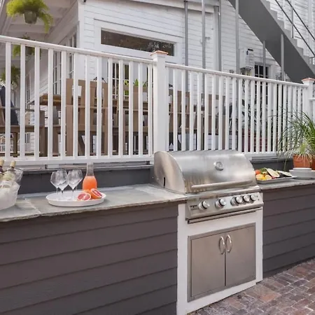 Opulent Expansive Unit Heated Pool And 4* New Orleans