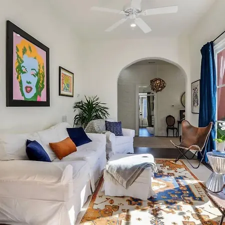 Contemporary Designer Near French Quarter * New Orleans
