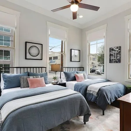 Holiday home Sunny Midcentury Luxury Near French Quarter *