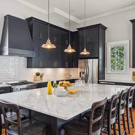 Opulent Expansive Unit Heated Pool And 4* New Orleans