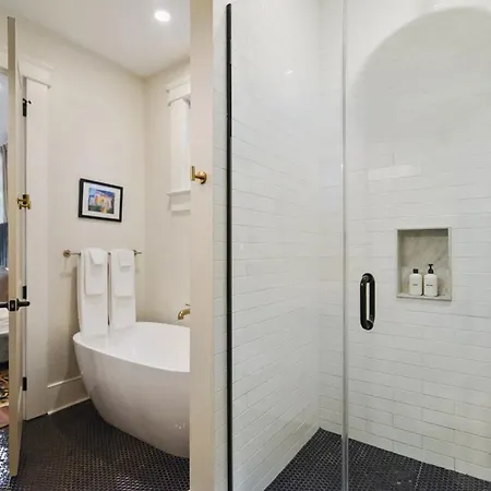 Grand Lush With Heated Pool * New Orleans