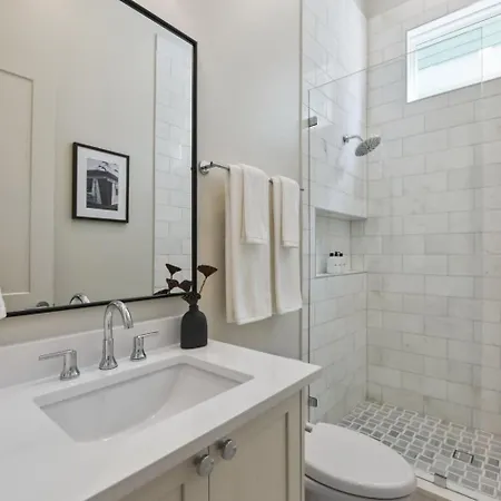 New Luxury Heated Pool & New Orleans