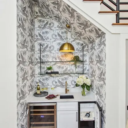 New Stylish Renovation Heated Pool & * New Orleans
