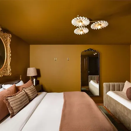 Holiday home Boutique 9br With Pool Steps From French Q *