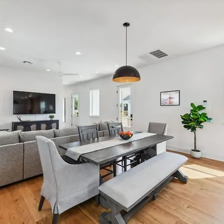 Elegant Stylish With Hot Tub & Pergola * New Orleans