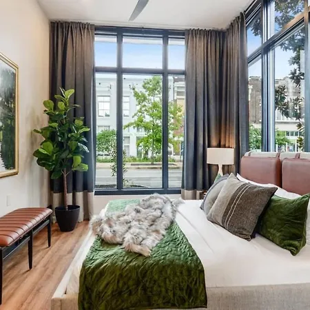 Stunning Designer Historic Heated Pool New Orleans