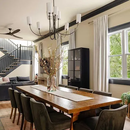 New Private With Pool And Near Fq
