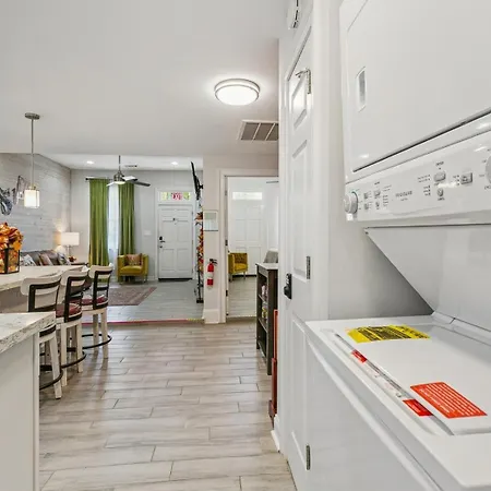 3br | Murals + Bbq, Near Ferry * New Orleans