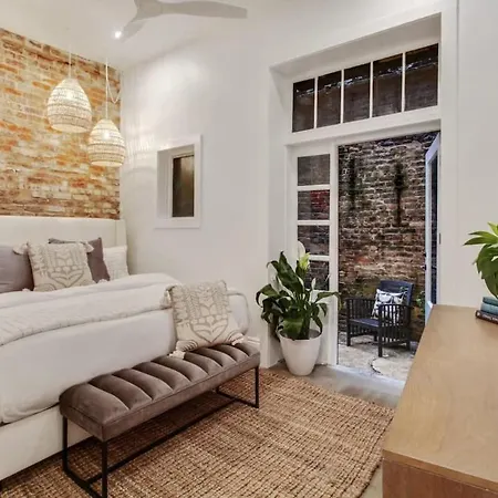 Stylish Cbd Near French Quarter