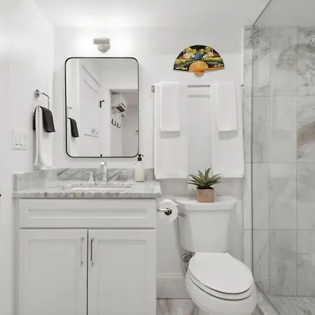 Stylish Cbd Near French Quarter Hotel