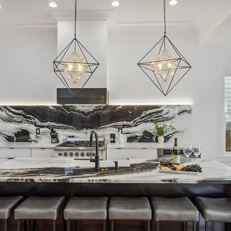 Deluxe Modern Heated Pool & Game New Orleans