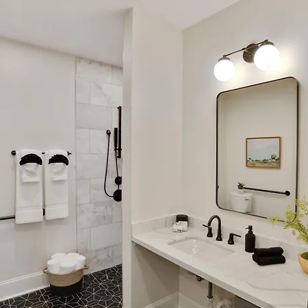 2 Unit Combo 12br Near French Quarter Holiday home New Orleans