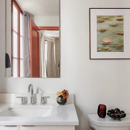 Luxury Historic Neat To Downtown Holiday home